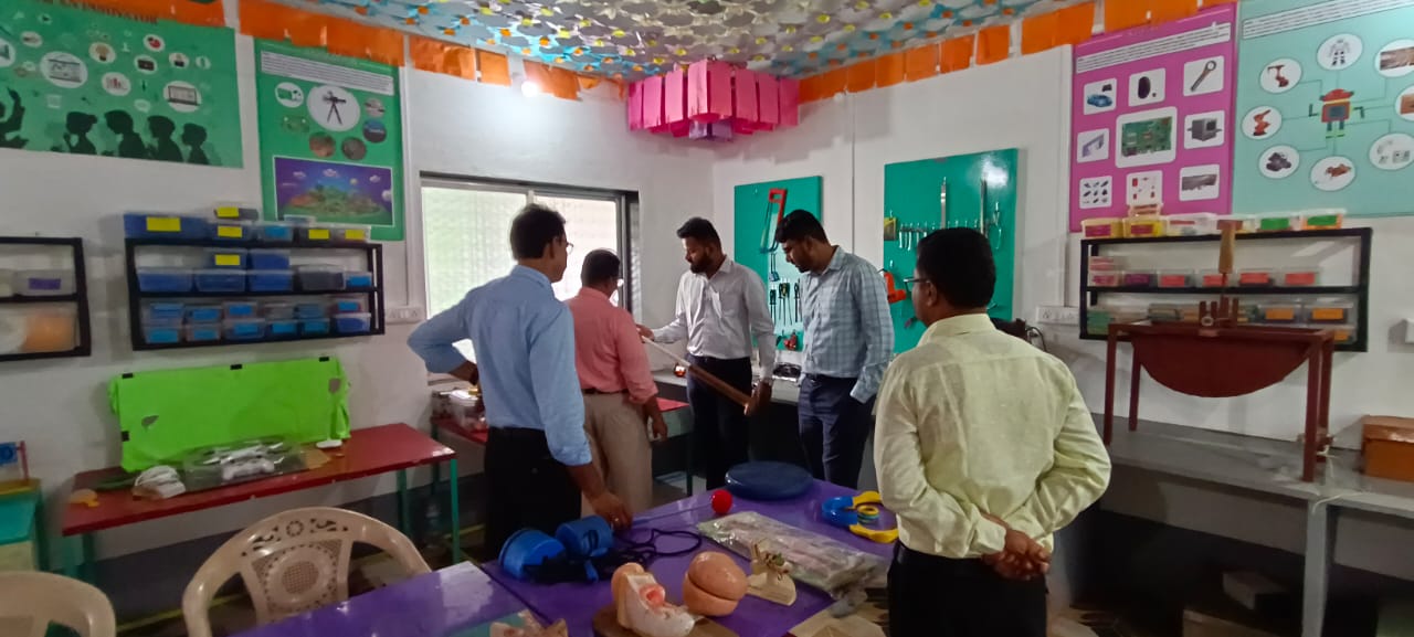 हातिव शाळा नंबर १ प्रयोग शाळा